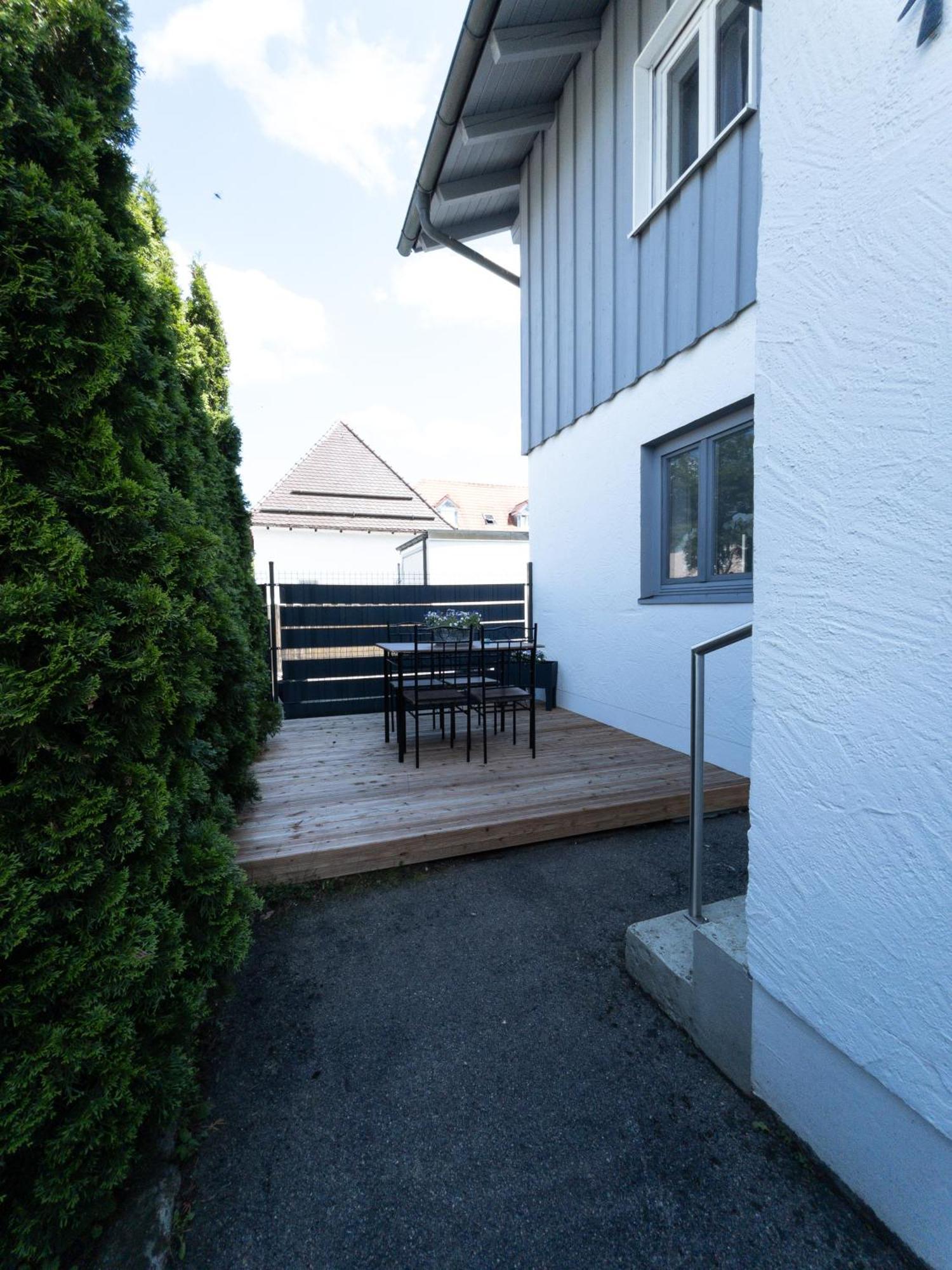 Fewo-Lavees Moderne Zentrale Fewo Nahe Omv Wacker Kliniken Burg -Eigener Eingang-Schluesselloser Check In Burghausen Exteriör bild