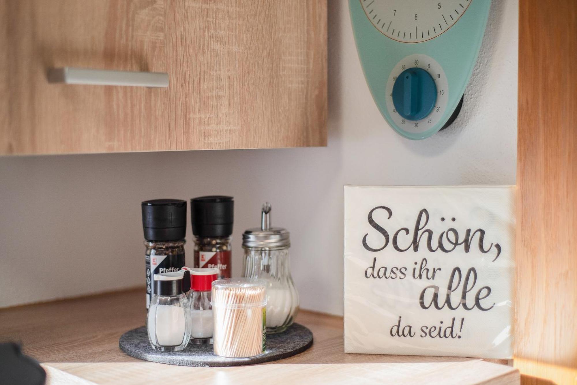 Fewo-Lavees Moderne Zentrale Fewo Nahe Omv Wacker Kliniken Burg -Eigener Eingang-Schluesselloser Check In Burghausen Exteriör bild
